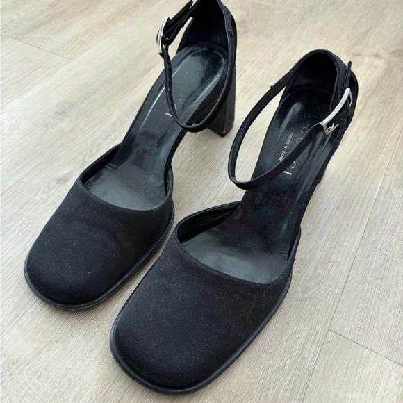 Tom ford era Gucci Black Strappy Heels - Picture 4 of 4